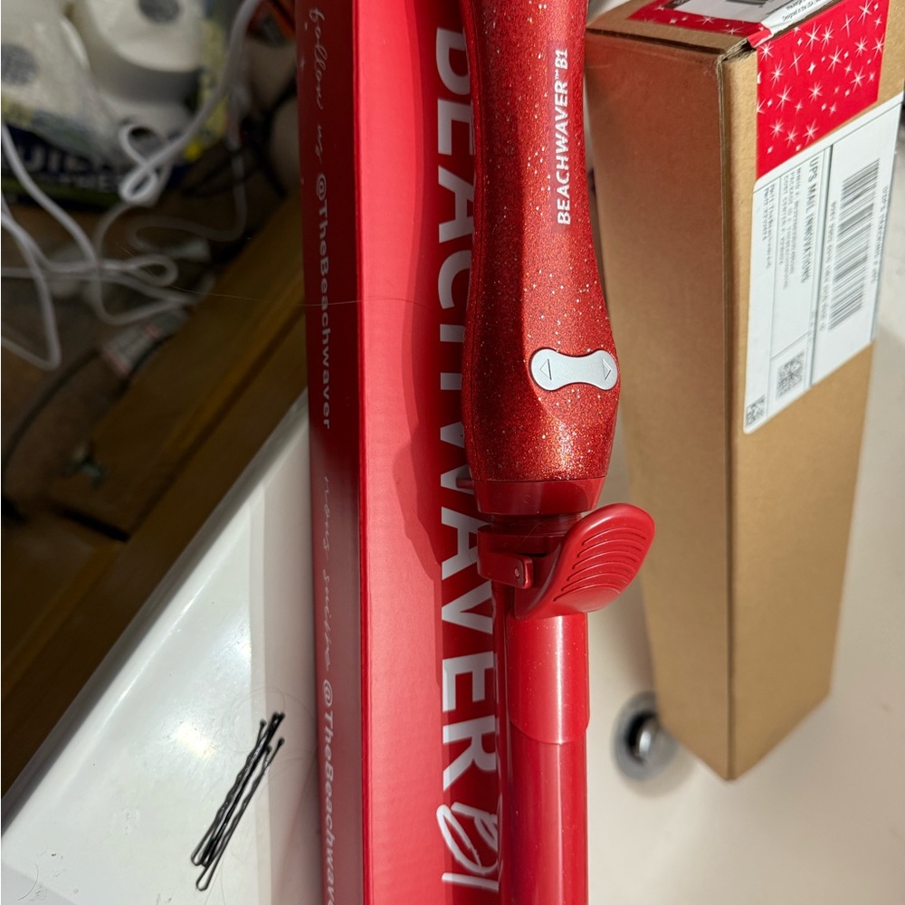 Glitter red beach waver new with box